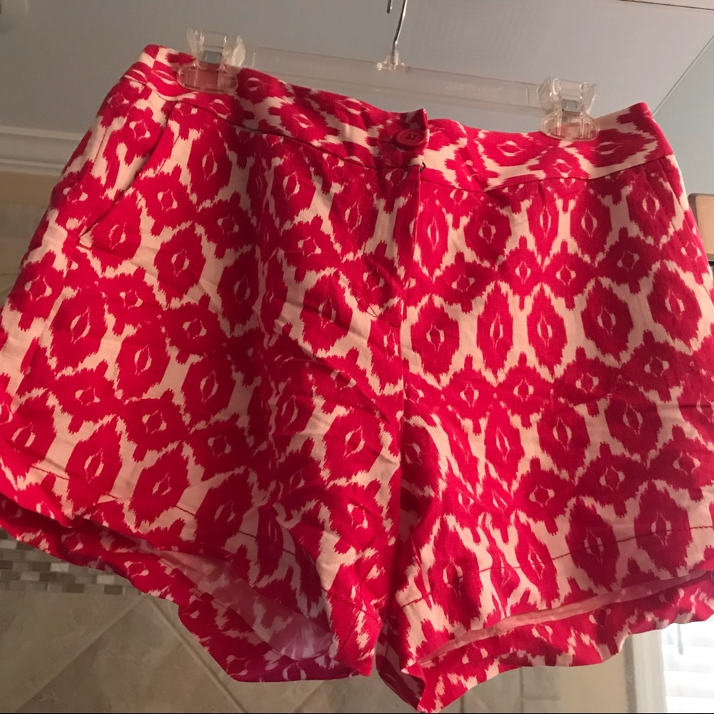 Pink/white shorts